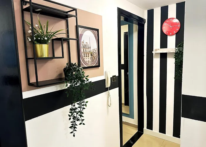 Cozy Corner Partition Room Near Burjuman Metro