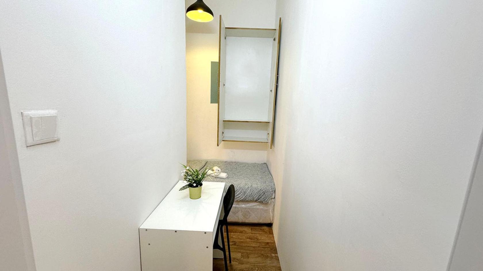 Cozy Corner Partition Near Burjuman Metro Dubai