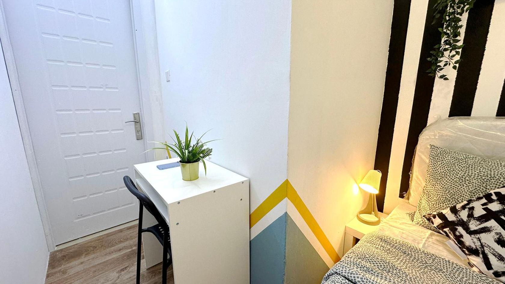 Cozy Corner Partition Near Burjuman Metro *