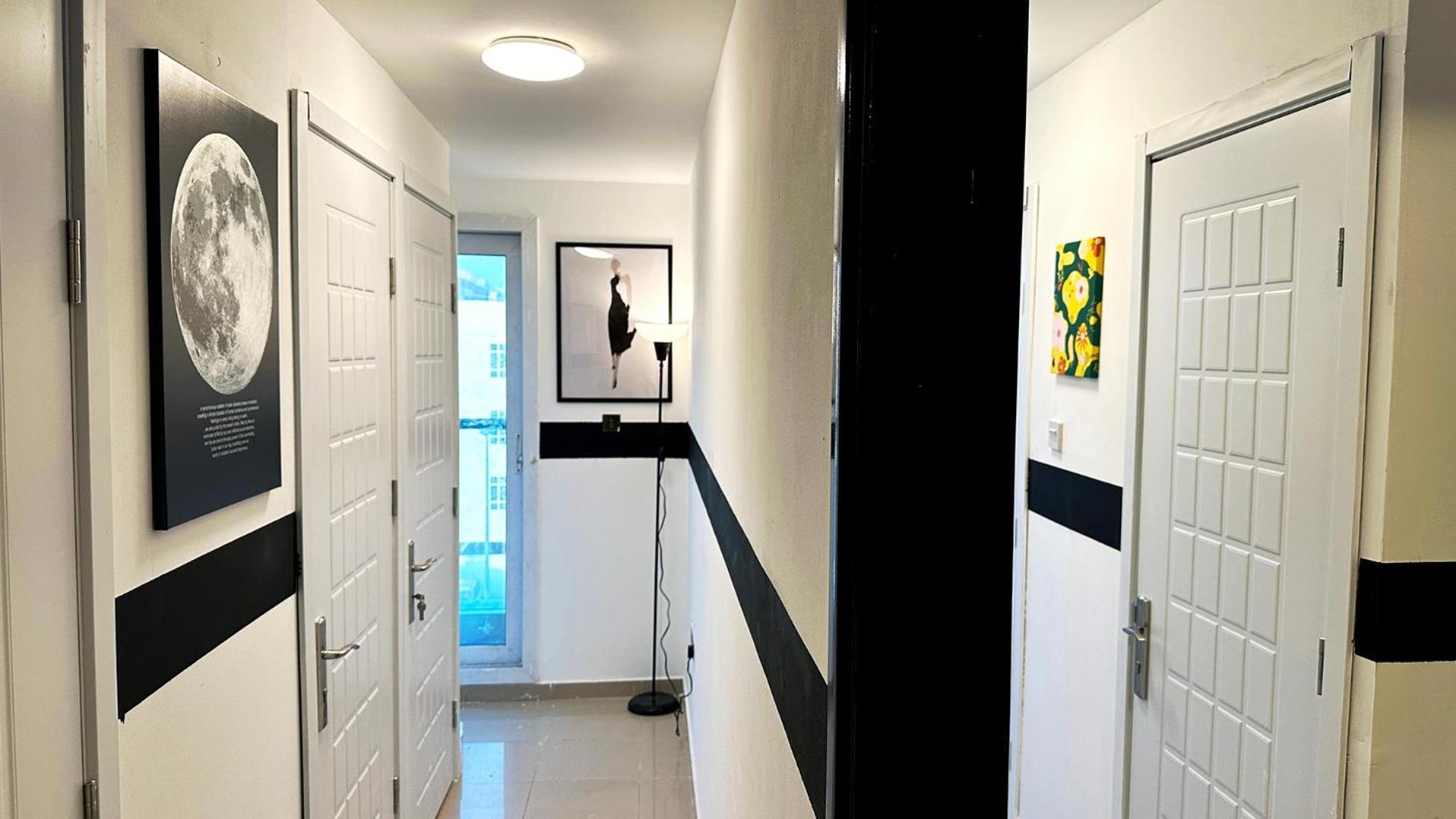 Cozy Corner Partition Near Burjuman Metro Homestay