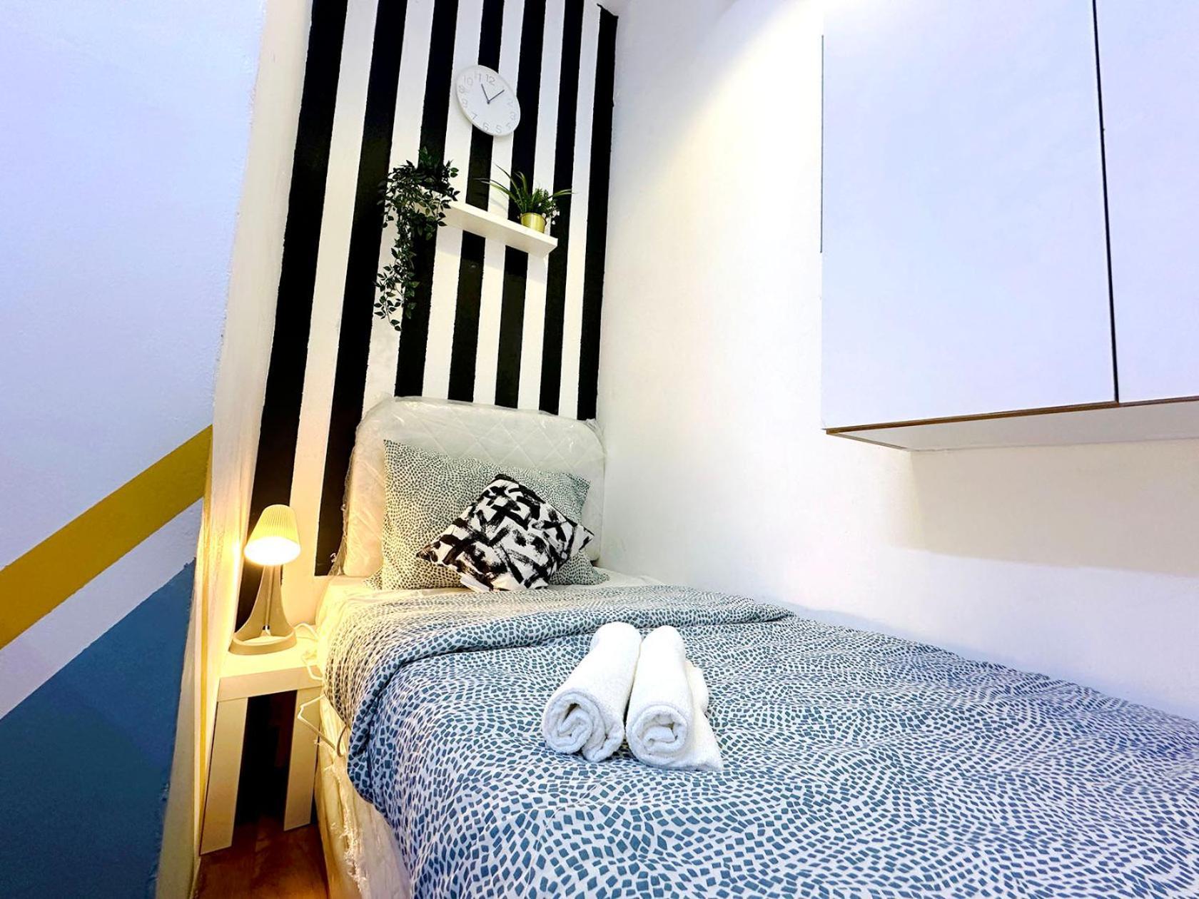 Homestay Cozy Corner Partition Near Burjuman Metro